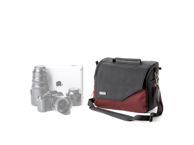 Think Tank Kameraväska Mirrorless Mover 30i deep red
