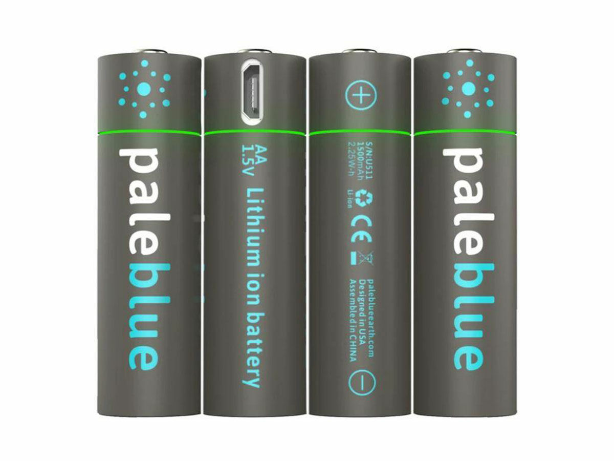 Pale Blue LiIon Rechargeable AA Battery 4 st Scandinavian Photo